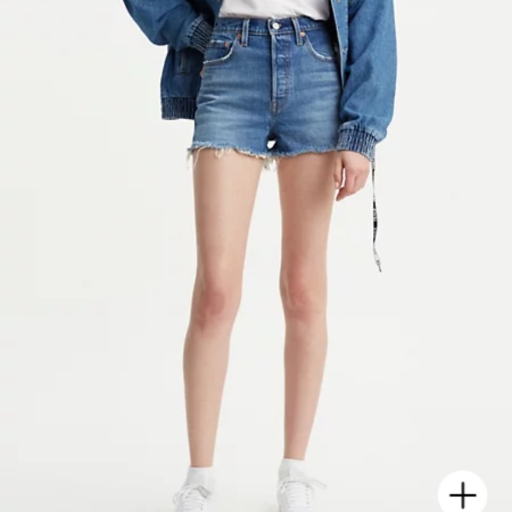 Levi's Ribcage High Rise Denim Shorts Size 28 Light Wash Cut-off Hem